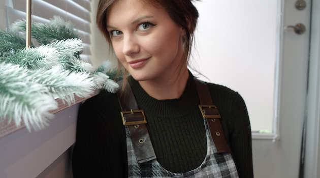 cam-model-emily-jones