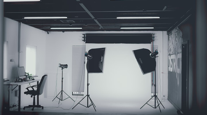 cam-show-lighting